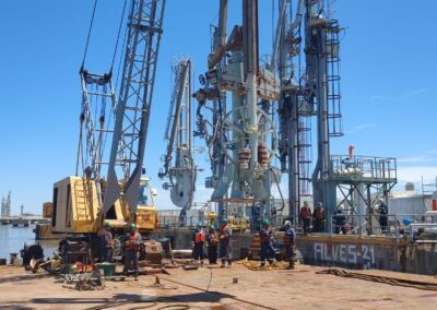 Desmontaje del brazo de carga marino Nº 6 en la Posta de Inflamables Nº 2