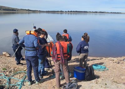 Operativo en el Dique Paso Las Piedras - Servicios de lancha para Aguas Bonaerenses S.A.