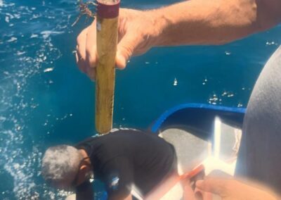 Operación subacuática para inspección de sistema de fondeo