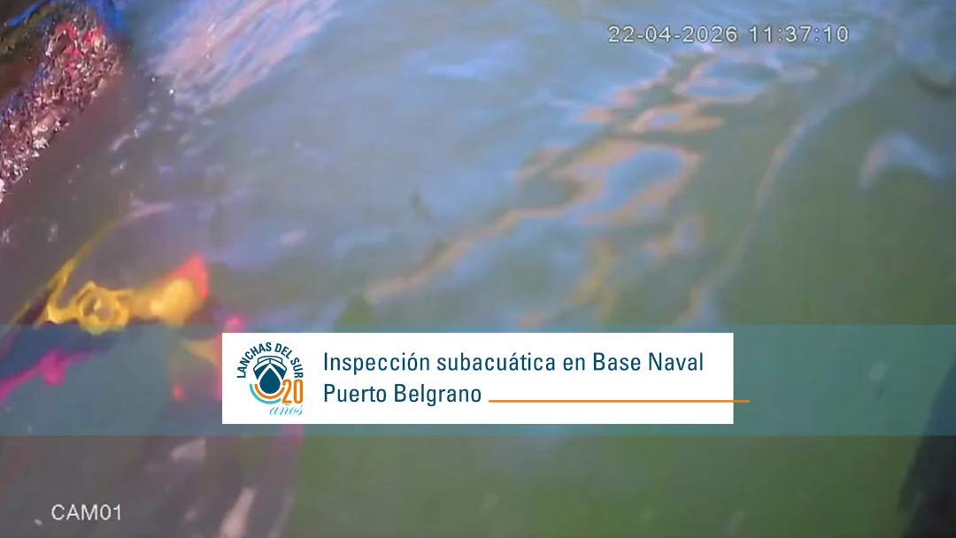 Inspección subacuática en Base Naval Puerto Belgrano Buzo profesional realizando inspección subacuática para mantenimiento naval en Base Naval Puerto Belgrano